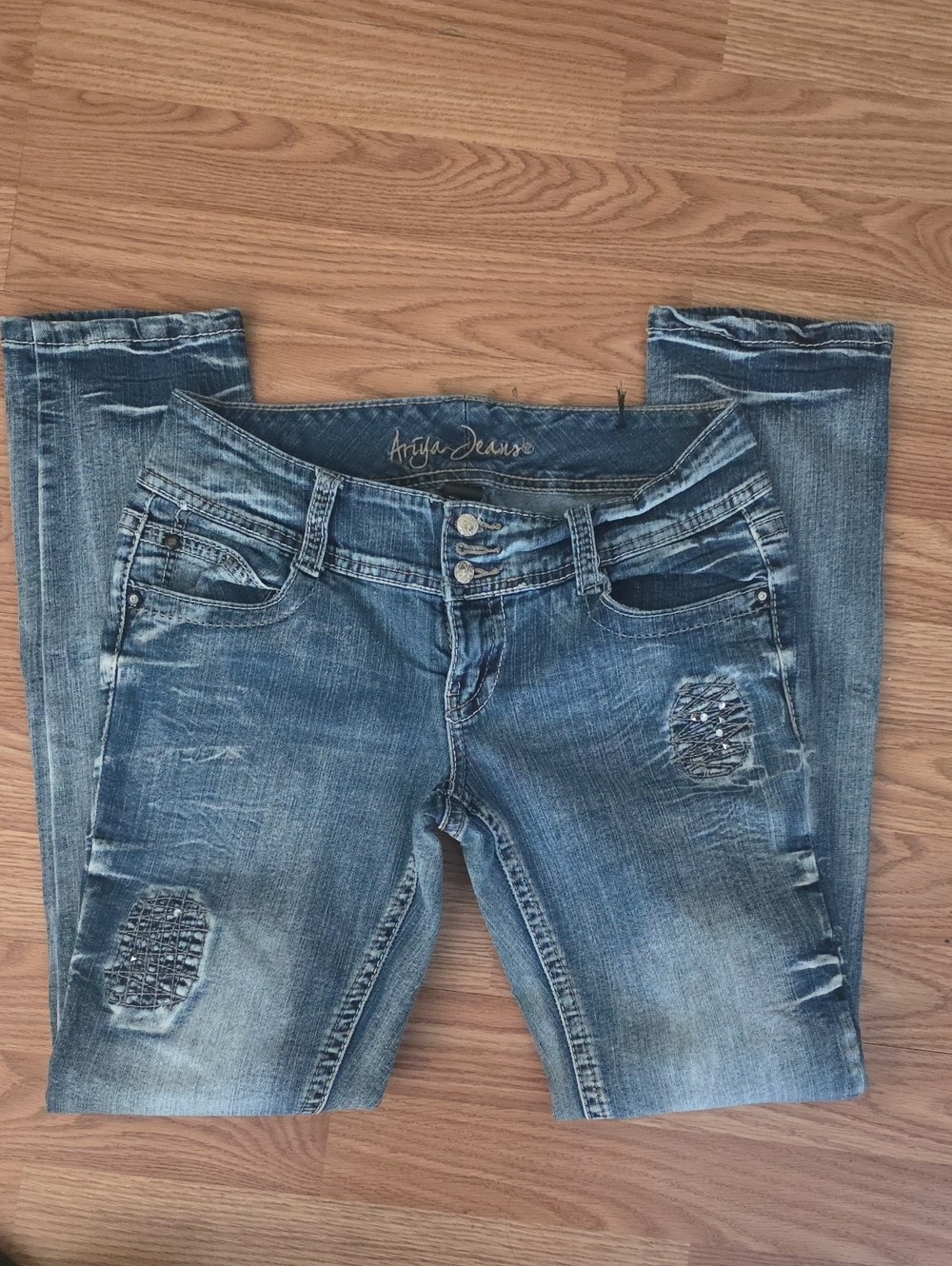 Women's Skinny Distressed Blue Jean